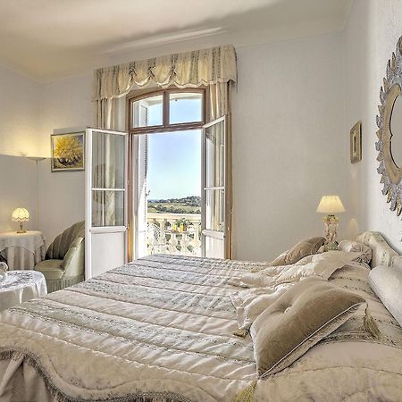 Le Chateau De Mei Lese La Croix-Valmer Oda fotoğraf